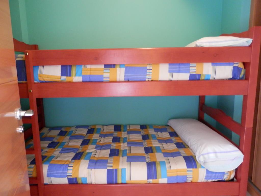 Apartamentos Monte Hernanz Riaza Quarto foto